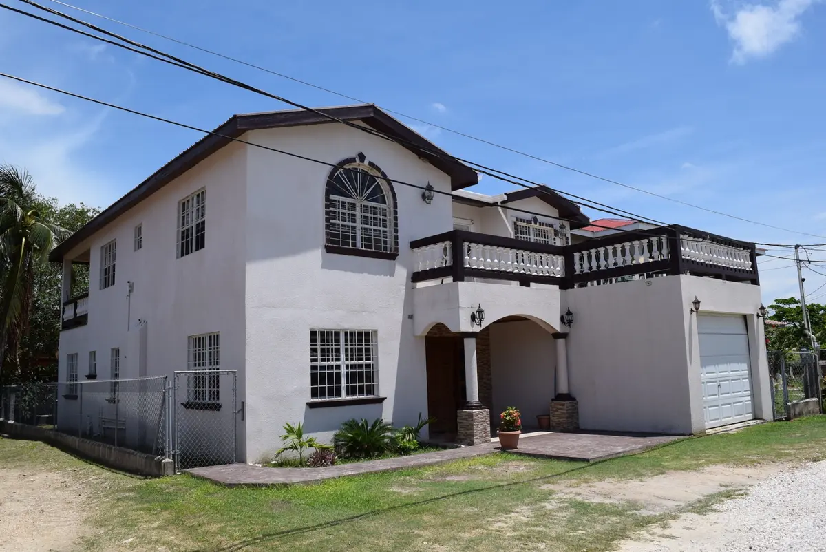 15 Guzman Crescent, Belama Phase 1, City