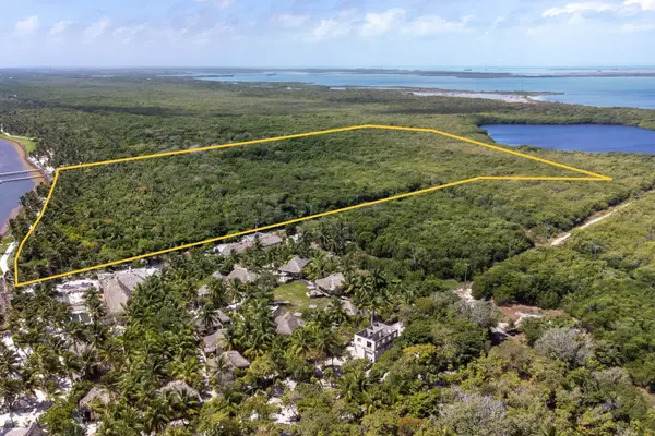 10 Miles North Habaneros San Pedro Ambergris Caye, Belize,