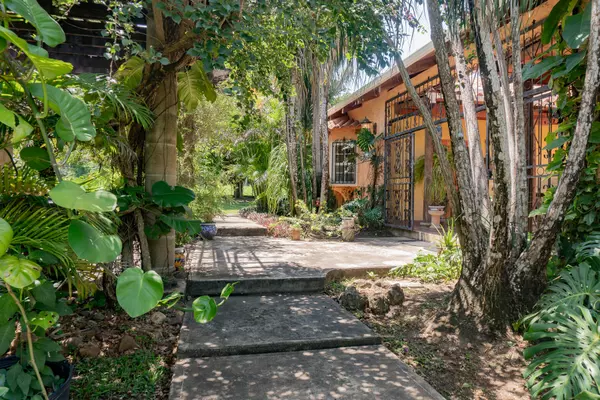 Camalote Cayo,,Hithergreen Drive Roaring River