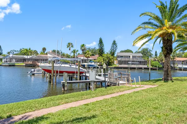 Tampa Fl 33615,,10424 Saint Tropez Place