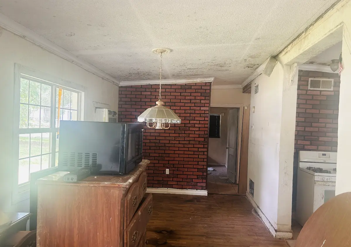 407 Lakeview Ave, Cantonment, FL 32533