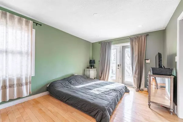 4020 3 St NW Calgary, AB T2K 0Z8