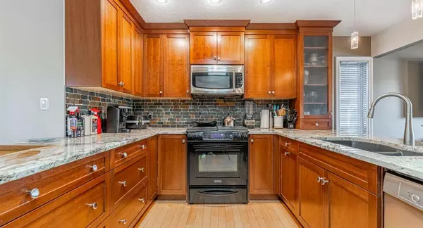 4020 3 St NW Calgary, AB T2K 0Z8