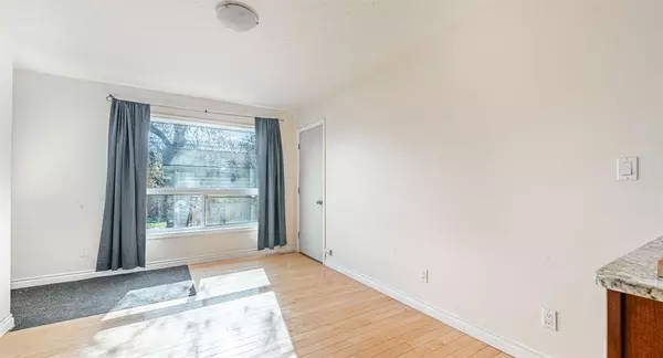 4020 3 St NW Calgary, AB T2K 0Z8