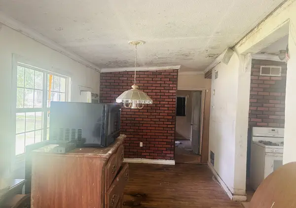 407 Lakeview Ave, Cantonment, FL 32533