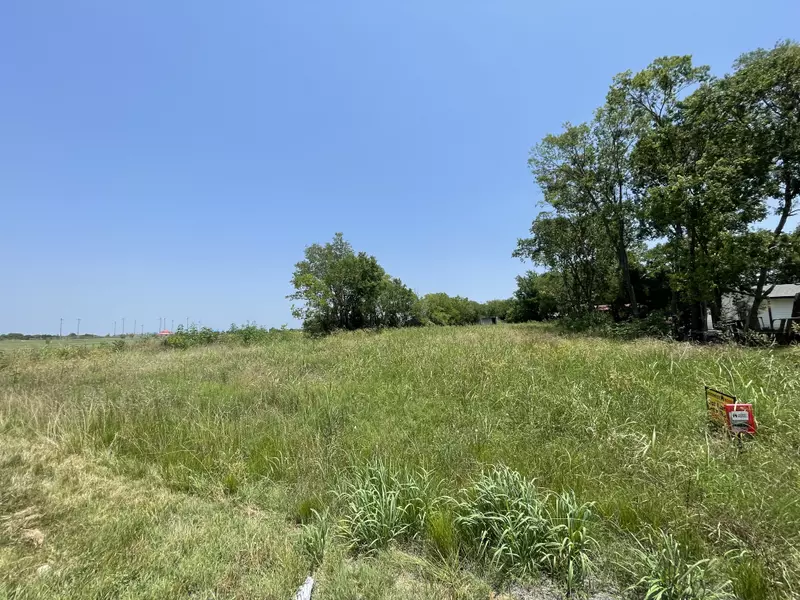 404 N Alton St, Kaufman, TX 75142
