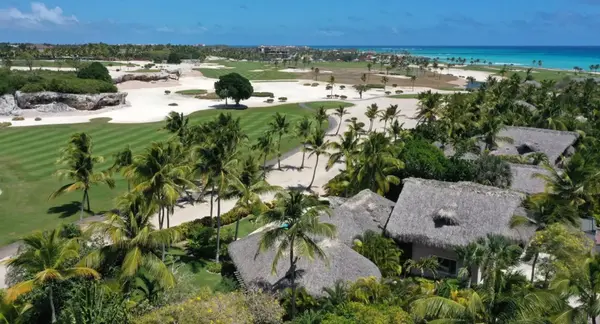 Caleton Beach Club