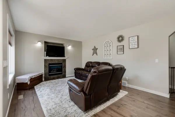 1310 Smith Ave, Crossfield, AB T0M OSO