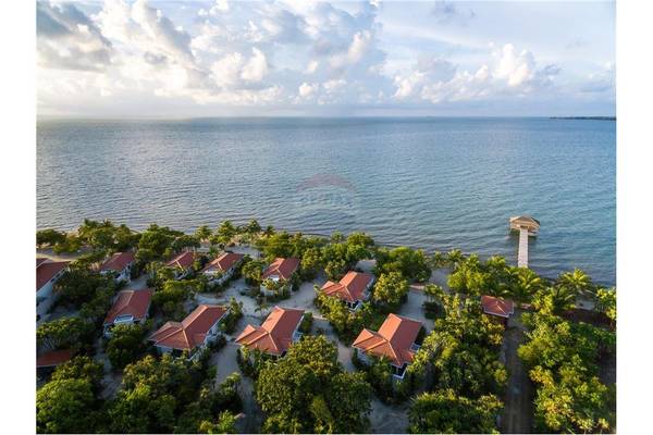 Cocoplum, Placencia,