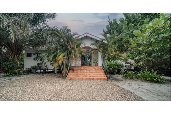 Cocoplum, Placencia,