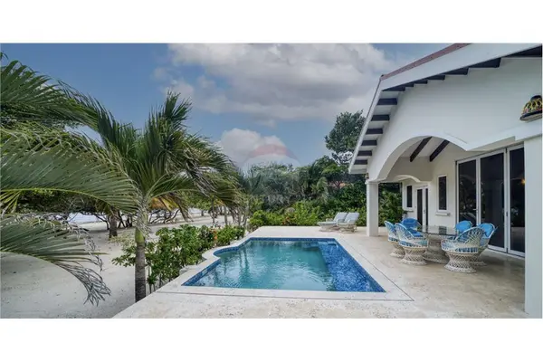 Cocoplum, Placencia,