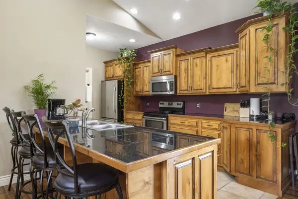 1170 Hampton Rd, Reeds Spring, MO 65737