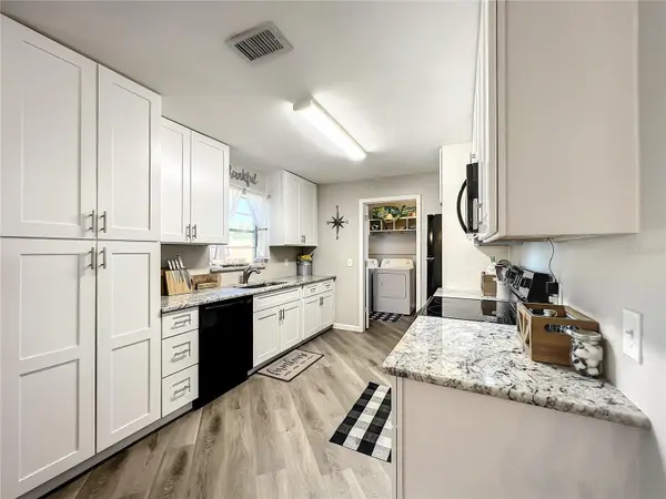 1240 Allendale Dr, Oviedo, FL 32765