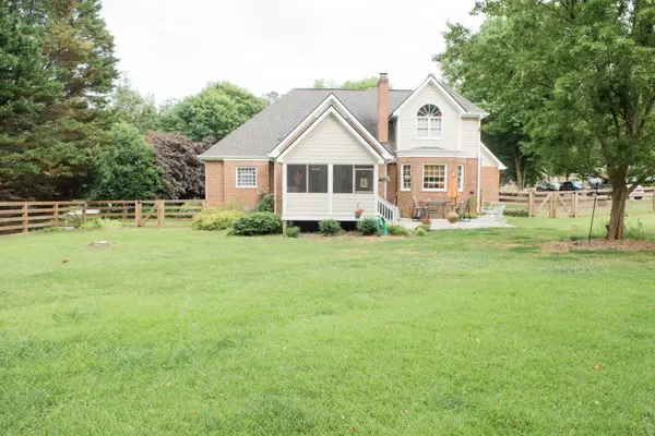 1011 Derby Ln, Bogart, GA 30622
