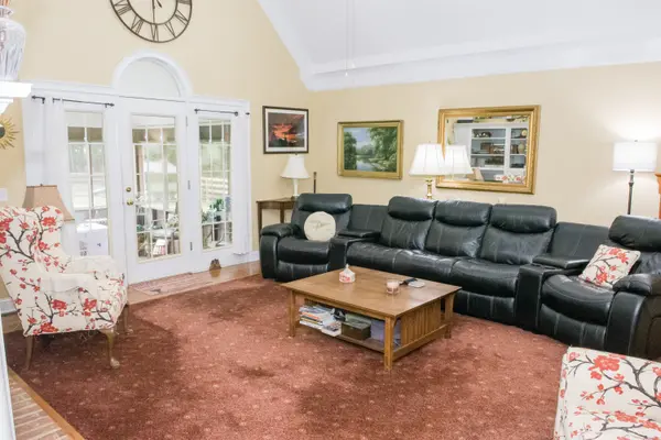 1011 Derby Ln, Bogart, GA 30622