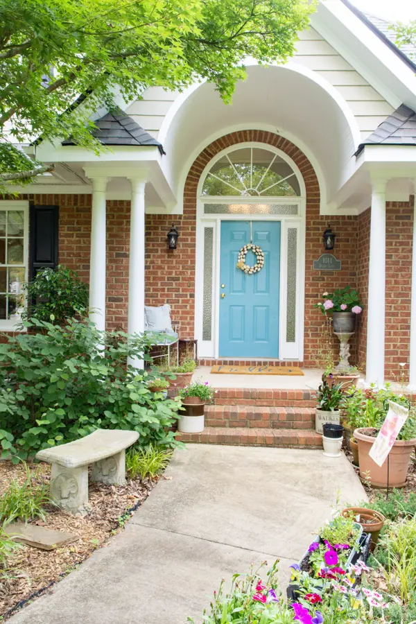 1011 Derby Ln, Bogart, GA 30622