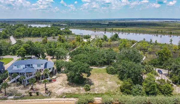 3759 Mackey Cove Dr, Pensacola, FL 32514