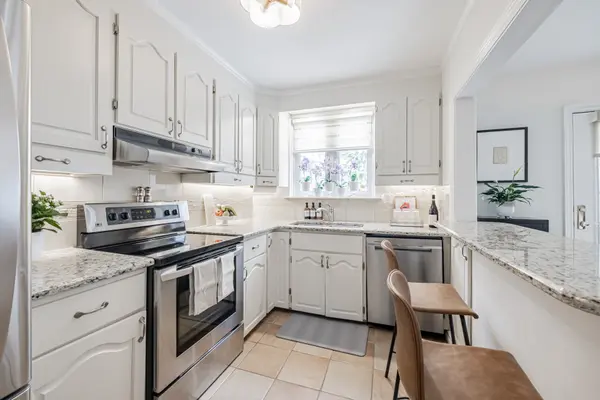 185 Randolph Rd, Toronto, ON M4G 3S6