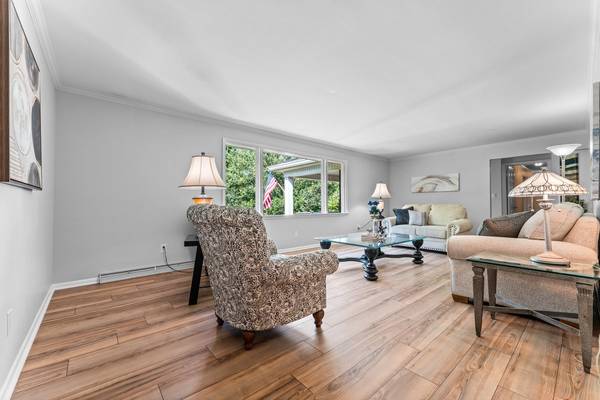 112 Whitehill Dr New Castle, PA 16105