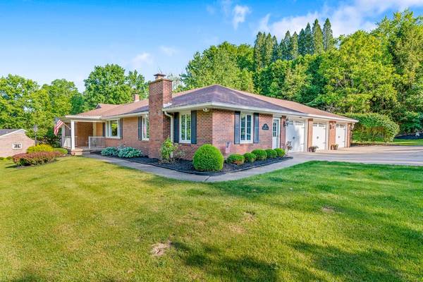 112 Whitehill Dr, New Castle, PA 16105