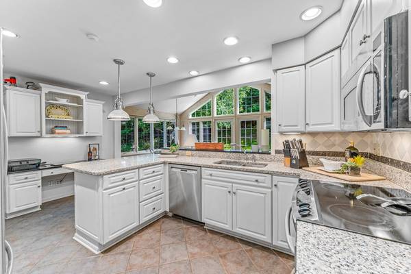 112 Whitehill Dr New Castle, PA 16105