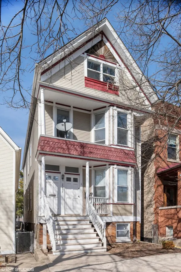 2224 W Melrose St, Chicago, IL 60618