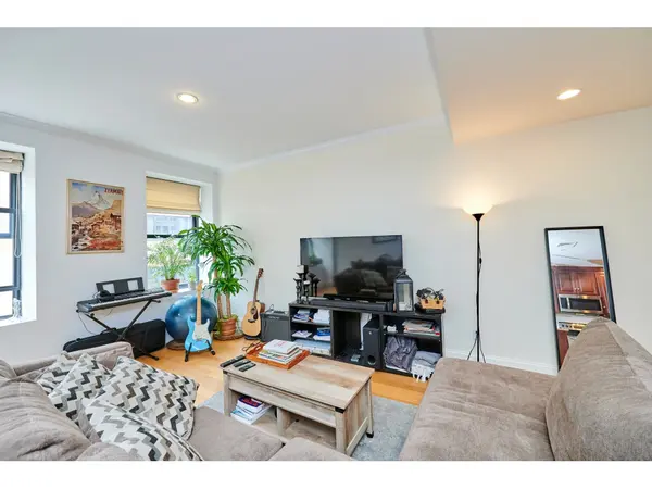 55 Temple Pl #4, Boston, MA 02111