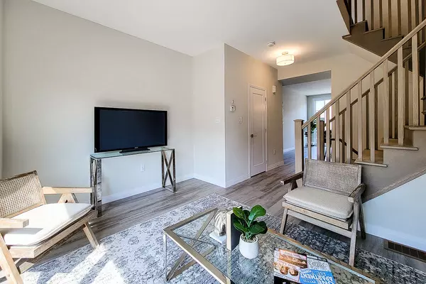 270 Melvin Ave #9 Hamilton, ON L8H 0B4