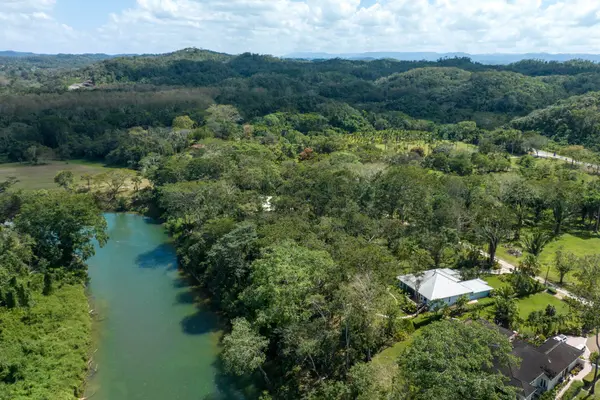 Olde Mill Rd, Olde Mill, Cayo