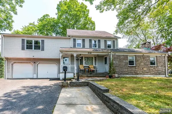310 Spring Valley Rd, Paramus, NJ 07652