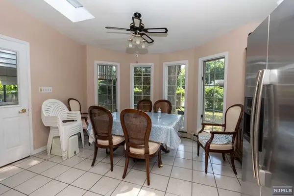 310 Spring Valley Rd, Paramus, NJ 07652