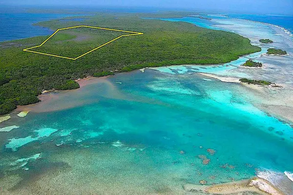 Deadman Caye, Turneffe Island,