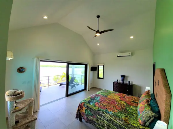 Main, Surfside, Peninsula