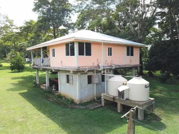 Esperanza Road, Big Falls,