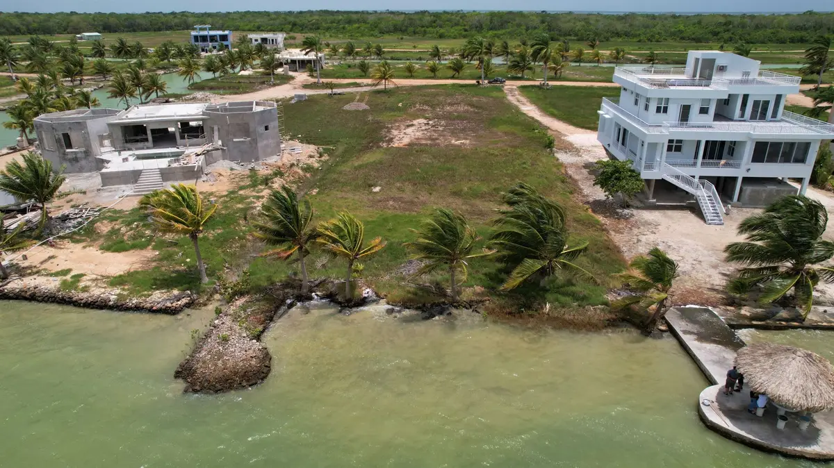 Cerros Point, Cerros Sands,