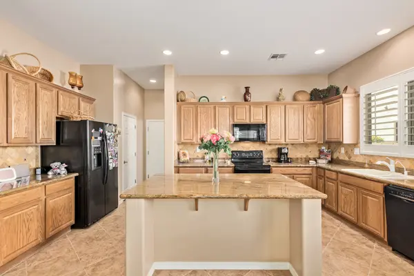 38835 N Red Tail Ln, Phoenix, AZ 85086