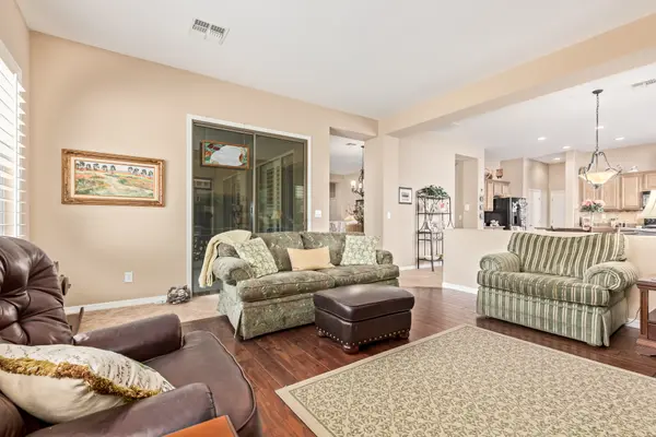 38835 N Red Tail Ln, Phoenix, AZ 85086