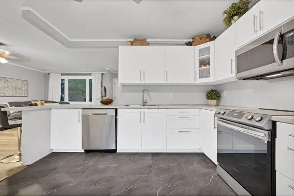 5875 WELLINGTON RD 7 Road