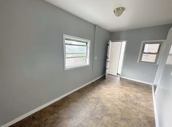 7037 S Carpenter St, Chicago, IL 60621