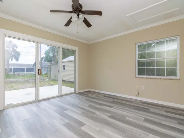 445 Purdy St, Englewood, FL 34223