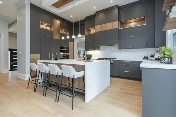 45 Seaton Dr., Aurora, 2K2