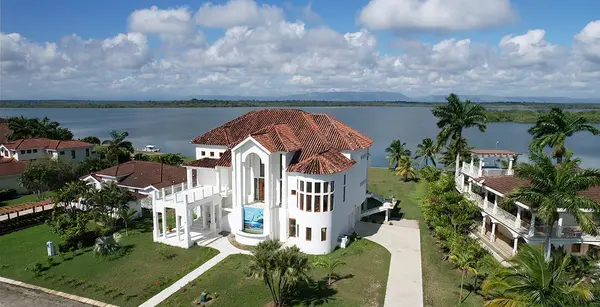 Placencia
