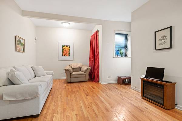 1516 E 65th Pl #1W, Chicago, IL 60637