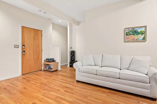 1516 E 65th Pl #1W, Chicago, IL 60637