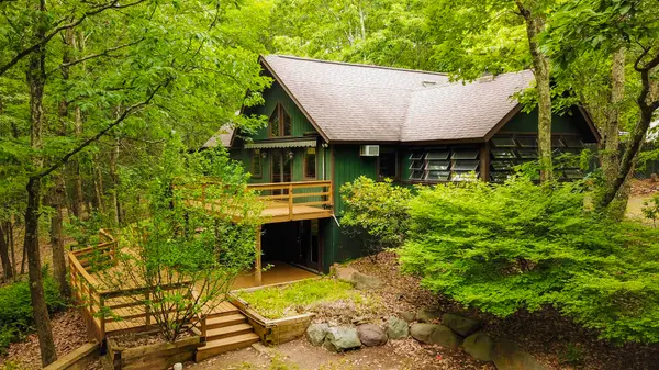 203 Deer Trail Dr, Saylorsburg, PA 18353