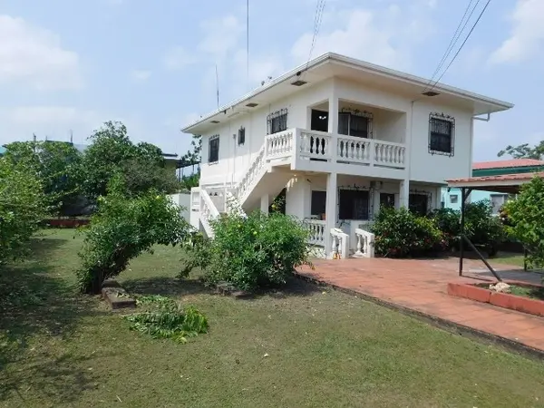 Mountainn View St, Belmopan,
