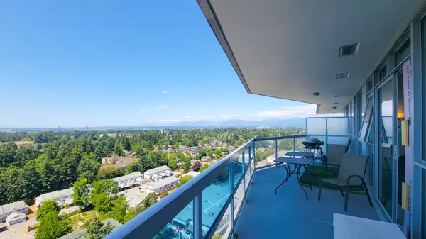 11967 80 Ave #2101, Delta, BC V4C 0E2