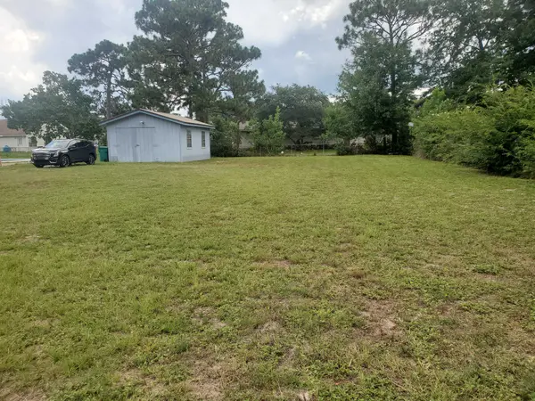 650 Wildwood St, Mary Esther, FL 32569