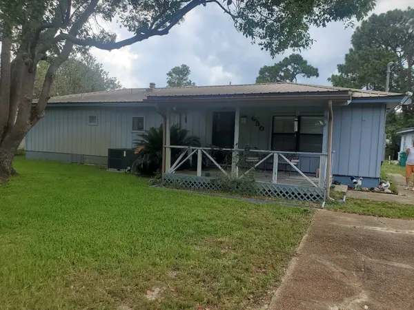 650 Wildwood St, Mary Esther, FL 32569