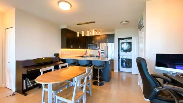 11967 80 Ave #2101, Delta, BC V4C 0E2